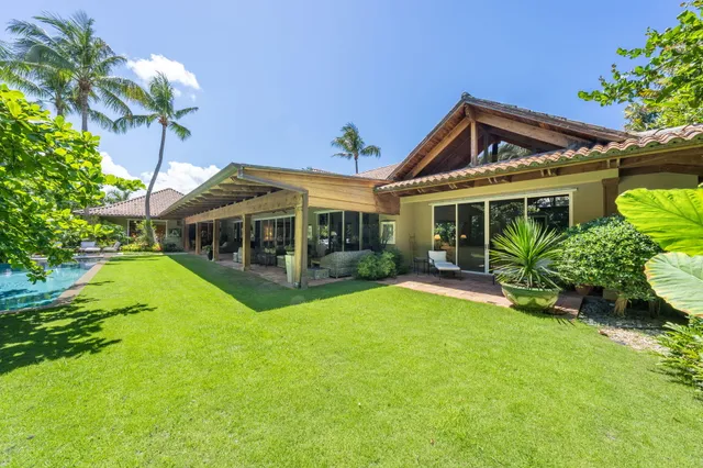 4-bedroom home at 6 La Costa Way, Palm Beach