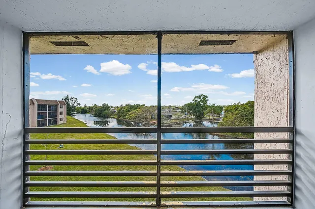 2-bedroom home at 10466 Sunrise Lakes Boulevard #312, Sunrise