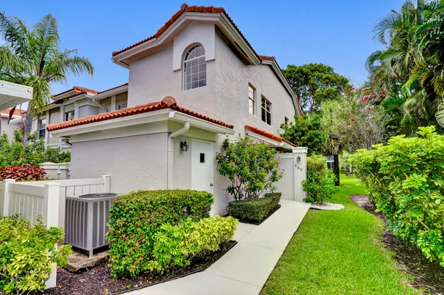 2-bedroom home at 7669 Springwater Place #202, Boynton Beach