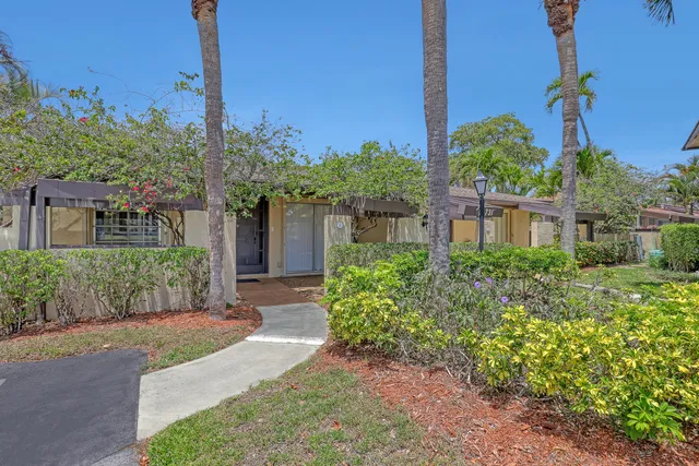 2-bedroom home at 13731 Via Aurora #A, Delray Beach