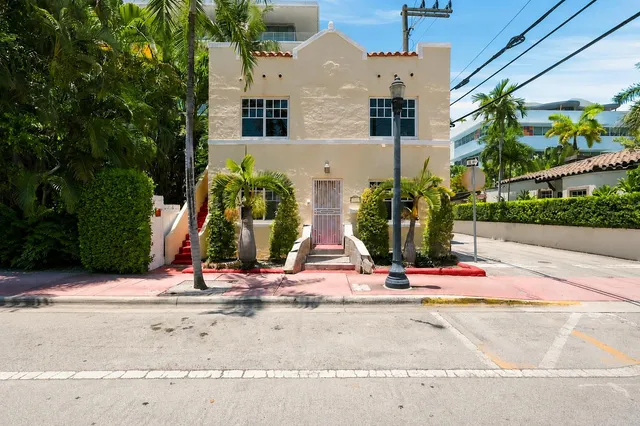 3-bedroom home at 927 4th Street, Miami
