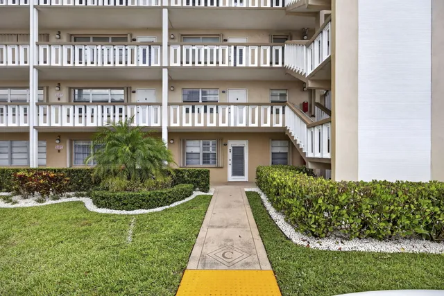 1-bedroom home at 456 Southampton C, West Palm Beach