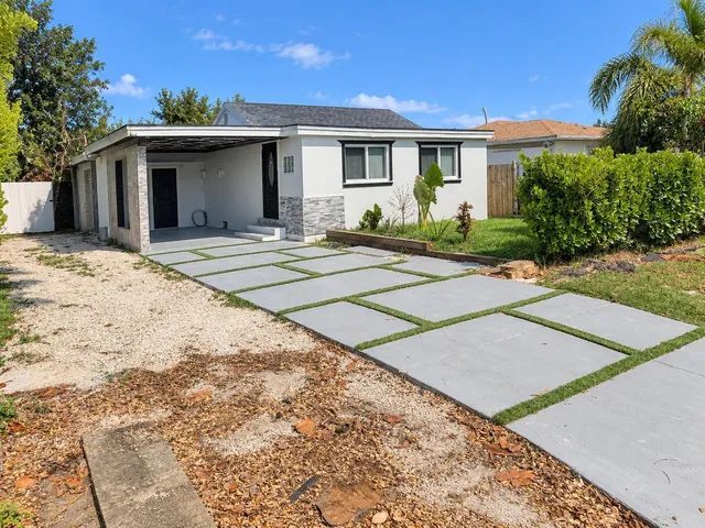 2-bedroom home at 7936 TERRACE Road, Lake Worth