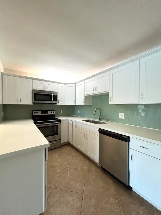 2-bedroom home at 13830 Oneida Drive #G1, Delray Beach