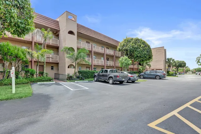 1-bedroom home at 9540 SUNRISE LAKES Boulevard #303, Sunrise