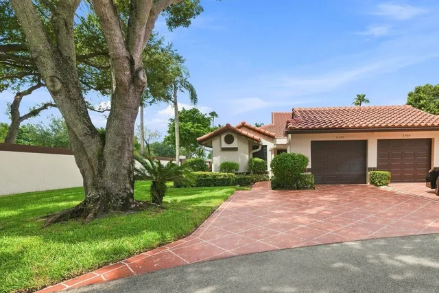 2-bedroom home at 6356 Kings Gate Circle, Delray Beach