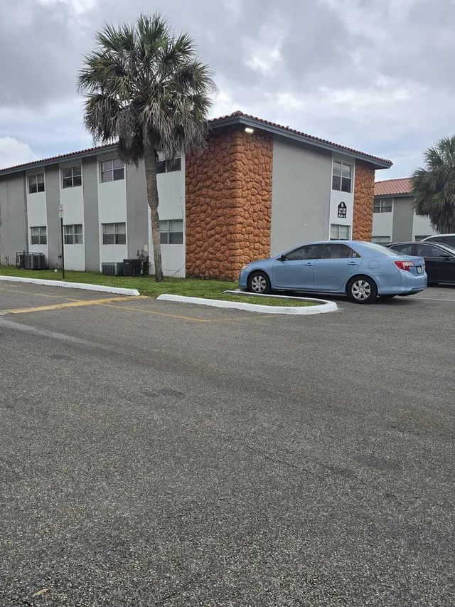 2-bedroom rental at 1201 SW 52nd Avenue #202-2, North Lauderdale