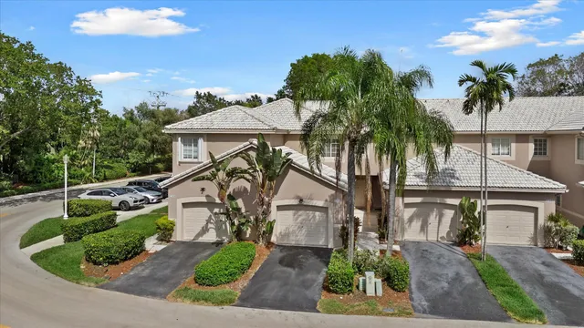 3-bedroom rental at 2264 Salerno Circle, Weston