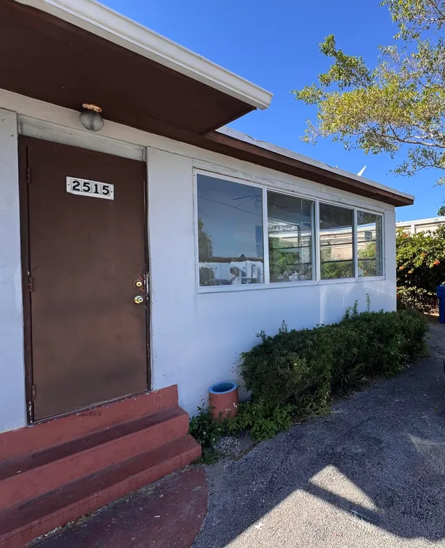 1-bedroom rental at 2515 Avenue E, Riviera Beach