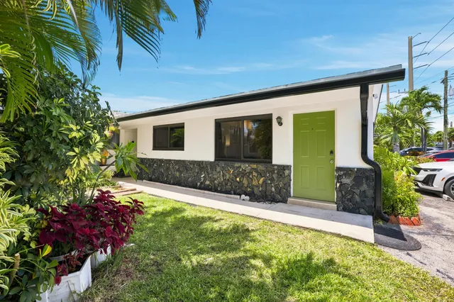 2-bedroom rental at 105 SE 2nd Street, Dania Beach