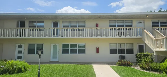 2-bedroom rental at 184 Waltham H, West Palm Beach