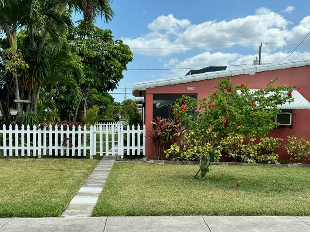 1-bedroom rental at 1734 Fletcher Street, Hollywood