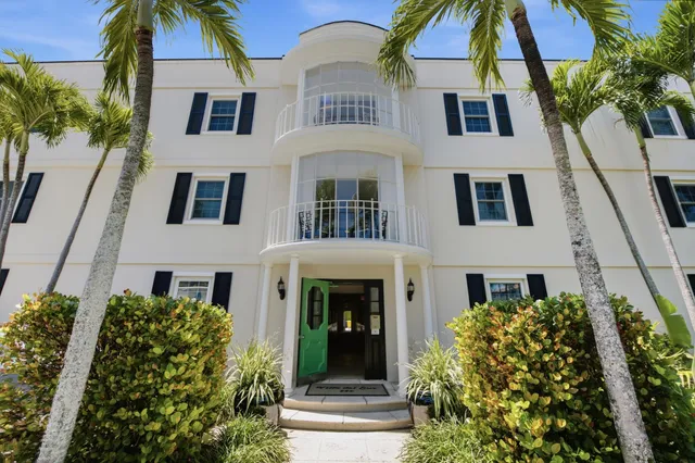 2-bedroom rental at 226 Brazilian Avenue #2b, Palm Beach