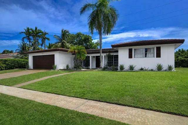 3-bedroom rental at 840 SW 7TH Street, Boca Raton