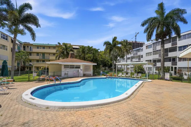 1-bedroom rental at 1333 E HALLANDALE BEACH Boulevard #335, Hallandale Beach