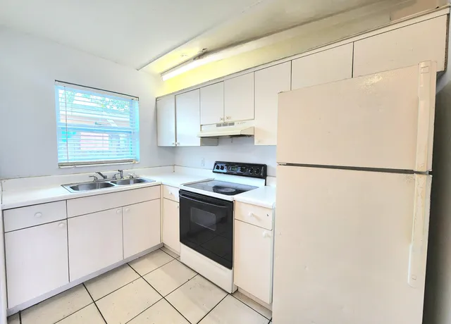2-bedroom rental at 215 SW 1ST Court #1-2, Pompano Beach