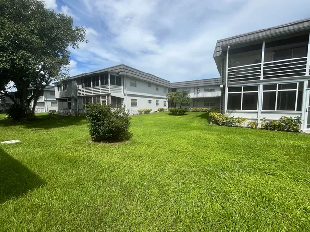 1-bedroom rental at 483 Saxony K Drive, Delray Beach