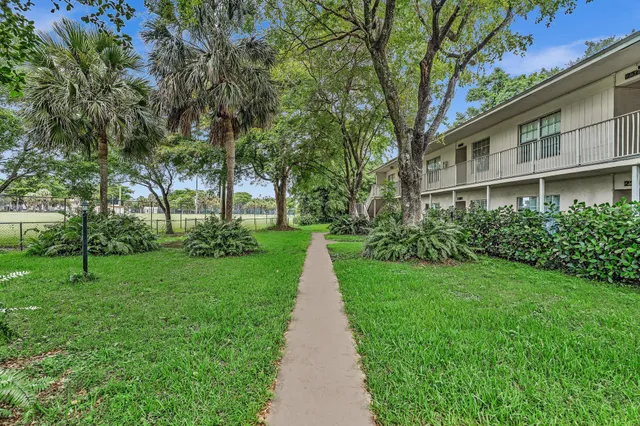 2-bedroom rental at 2510 Riverside Drive #2510, Coral Springs