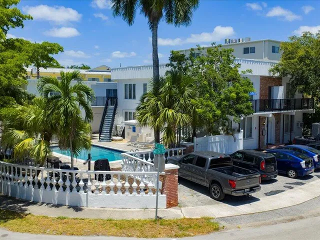 Commercial at 105 NE 16th Terrace, Fort Lauderdale