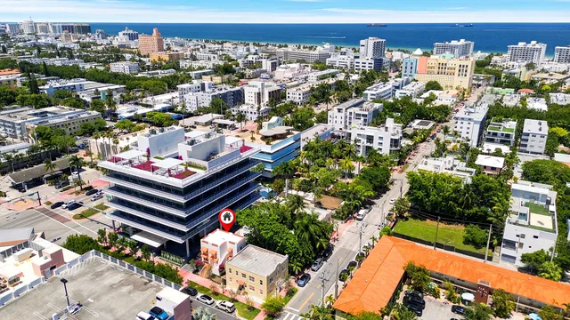Commercial at 927 4th Street, Miami Beach