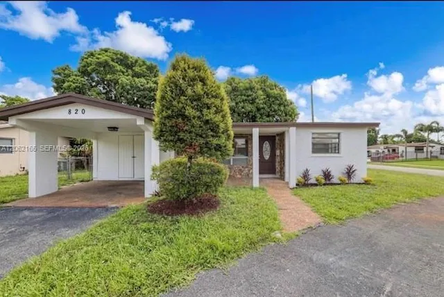 4-bedroom home at 820 NW 38th Avenue, Lauderhill