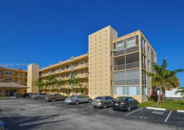 2-bedroom home at 2145 Pierce Street #223, Hollywood