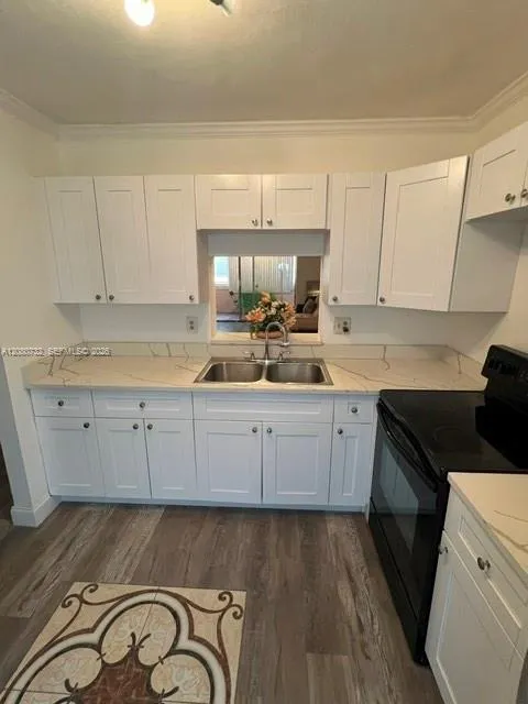 1-bedroom home at 1000 NE 12th Avenue #103, Hallandale Beach