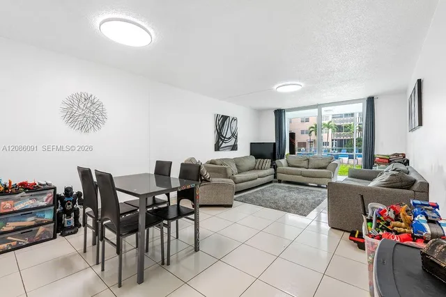 1-bedroom home at 319 NE 14th Avenue #106, Hallandale Beach