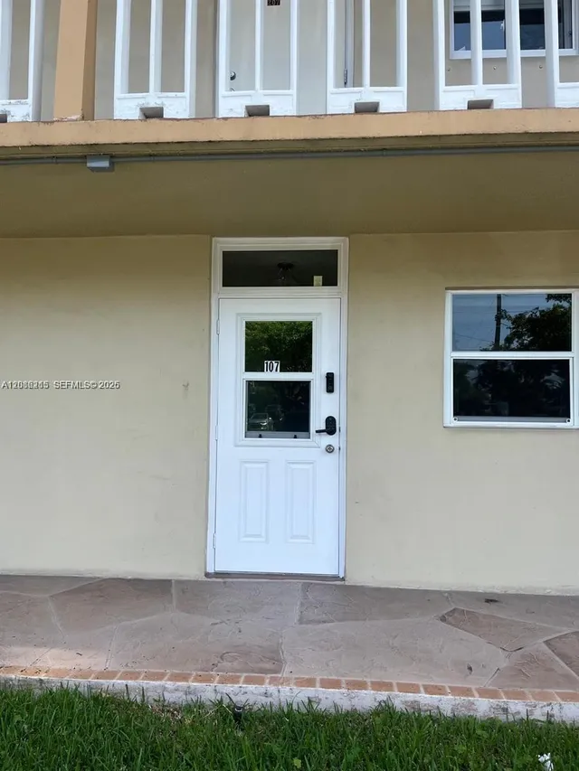 2-bedroom home at 620 NE 12th Avenue #107, Hallandale Beach