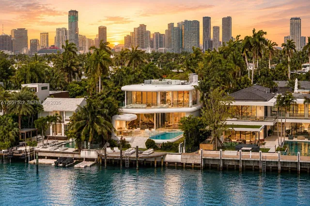 6-bedroom home at 503 E Dilido Drive, Miami Beach