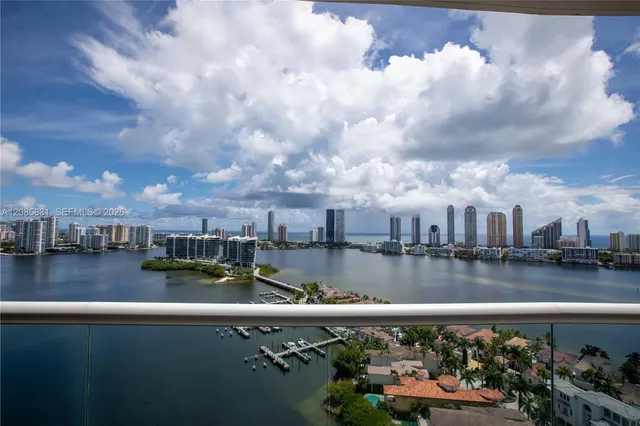 3-bedroom rental at 6000 Island Boulevard #2602, Aventura