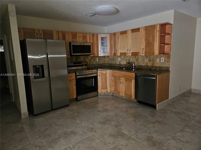 3-bedroom rental at 2500 NE 193rd Street #2502, Miami