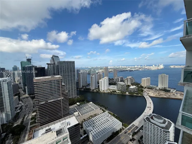 1-bedroom rental at 950 Brickell Bay Drive #5202, Miami