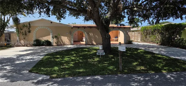 4-bedroom rental at 2359 N Wallen Drive, West Palm Beach