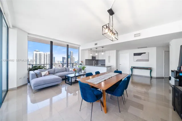 3-bedroom rental at 88 SW 7th Street #2312, Miami