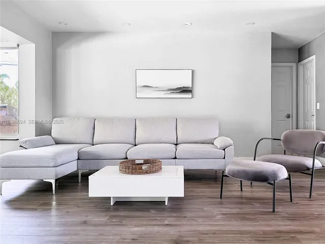 4-bedroom rental at 3390 SW 21st Street, Fort Lauderdale