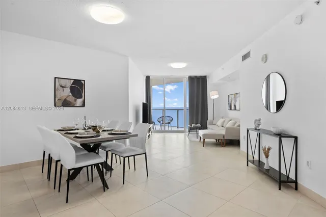 1-bedroom rental at 16699 Collins Avenue #1710, Sunny Isles Beach