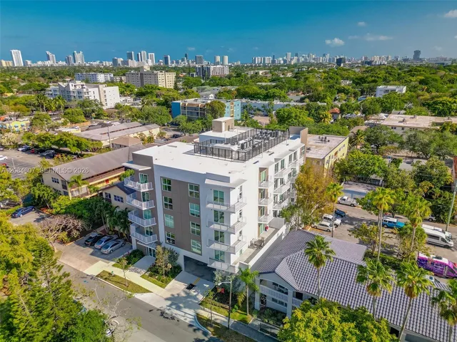 1-bedroom rental at 1938 Jackson Street #306, Hollywood