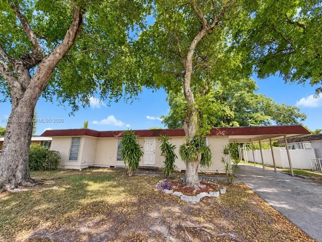 3-bedroom rental at 7804 NW 73rd Terrace, Tamarac