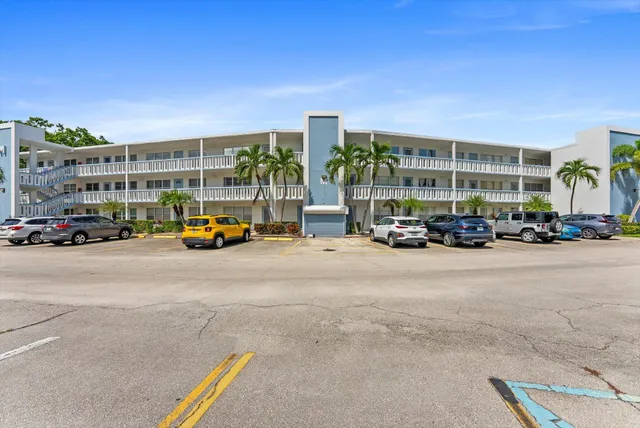 2-bedroom home at 309 WELLINGTON M, West Palm Beach