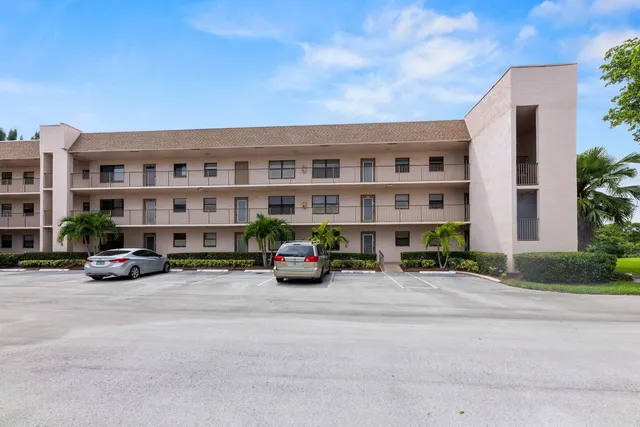2-bedroom home at 10442 Sunrise Lakes Boulevard #212, Sunrise