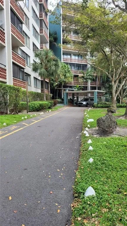 1-bedroom rental at 4222 INVERRARY Boulevard #4206, Lauderhill