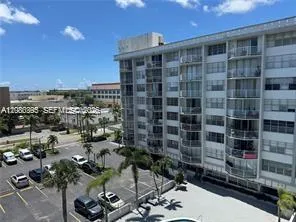 2-bedroom rental at 16740 NE 9th Avenue #702, North Miami Beach