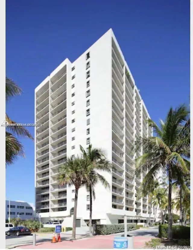 1-bedroom rental at 2625 Collins Avenue #302, Miami Beach