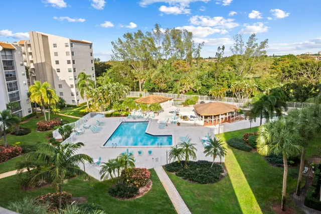 3-bedroom home at 3930 Inverrary Boulevard #608-D, Lauderhill