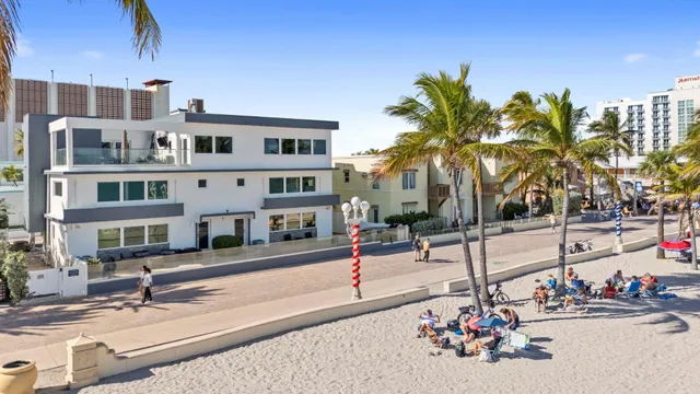 10-bedroom home at 2201 N Surf Road, Hollywood