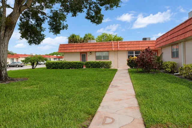 2-bedroom home at 120 Seville E, Delray Beach