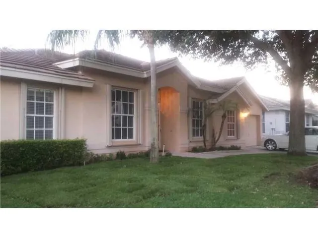3-bedroom rental at 3529 DUNES VISTA Drive, Pompano Beach