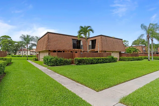 3-bedroom rental at 1405 14th Lane, Greenacres