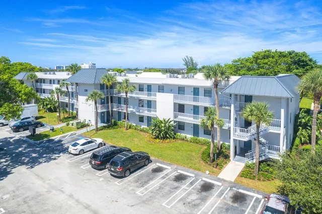 2-bedroom rental at 230 SE 10TH Street #307B, Delray Beach